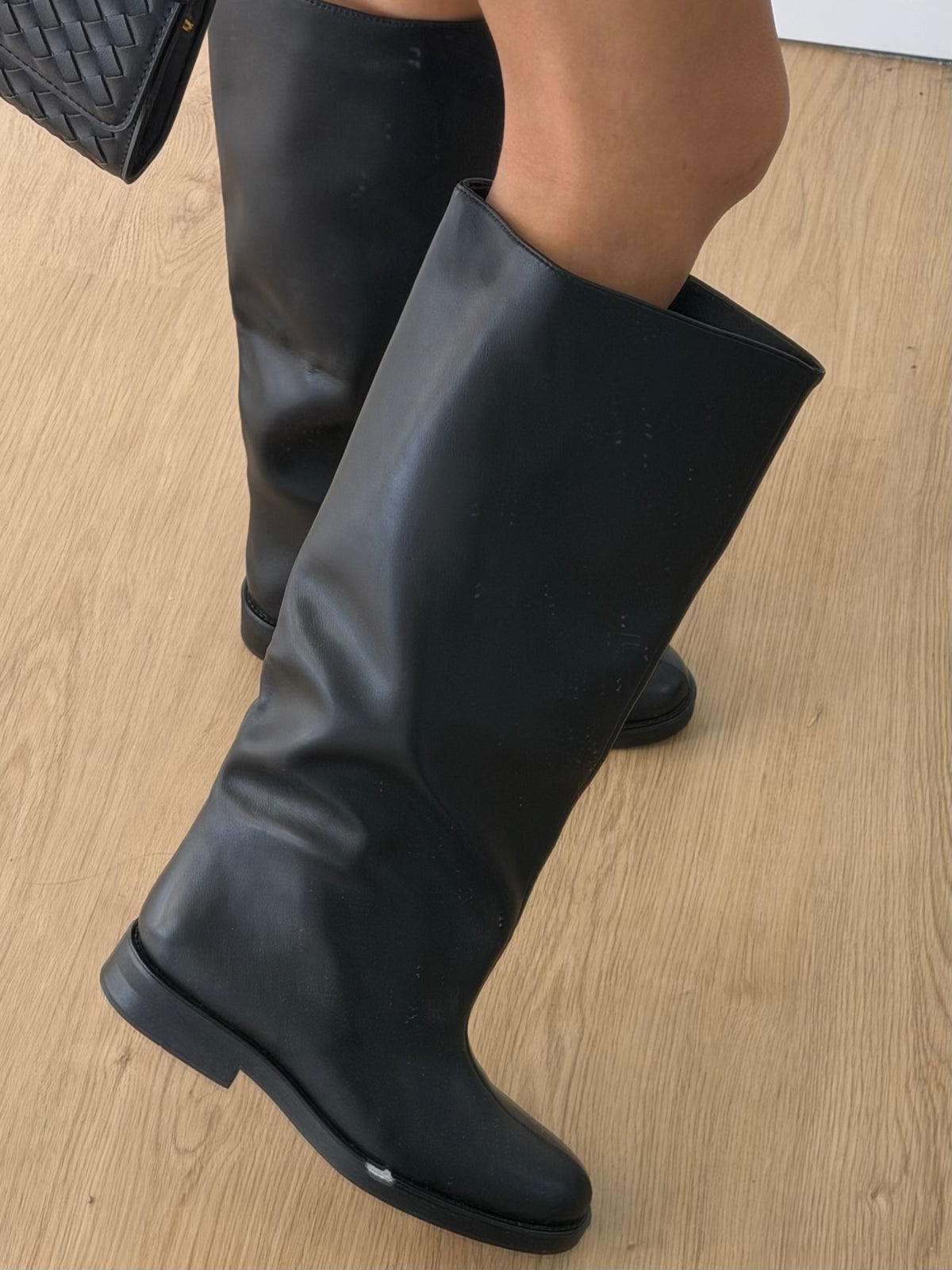 Slouch boot