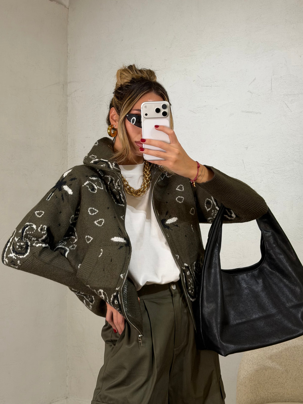 Cardigan bandana